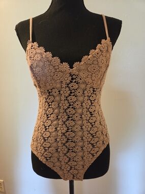 H&M Beige Crochet Lace Bodysuit